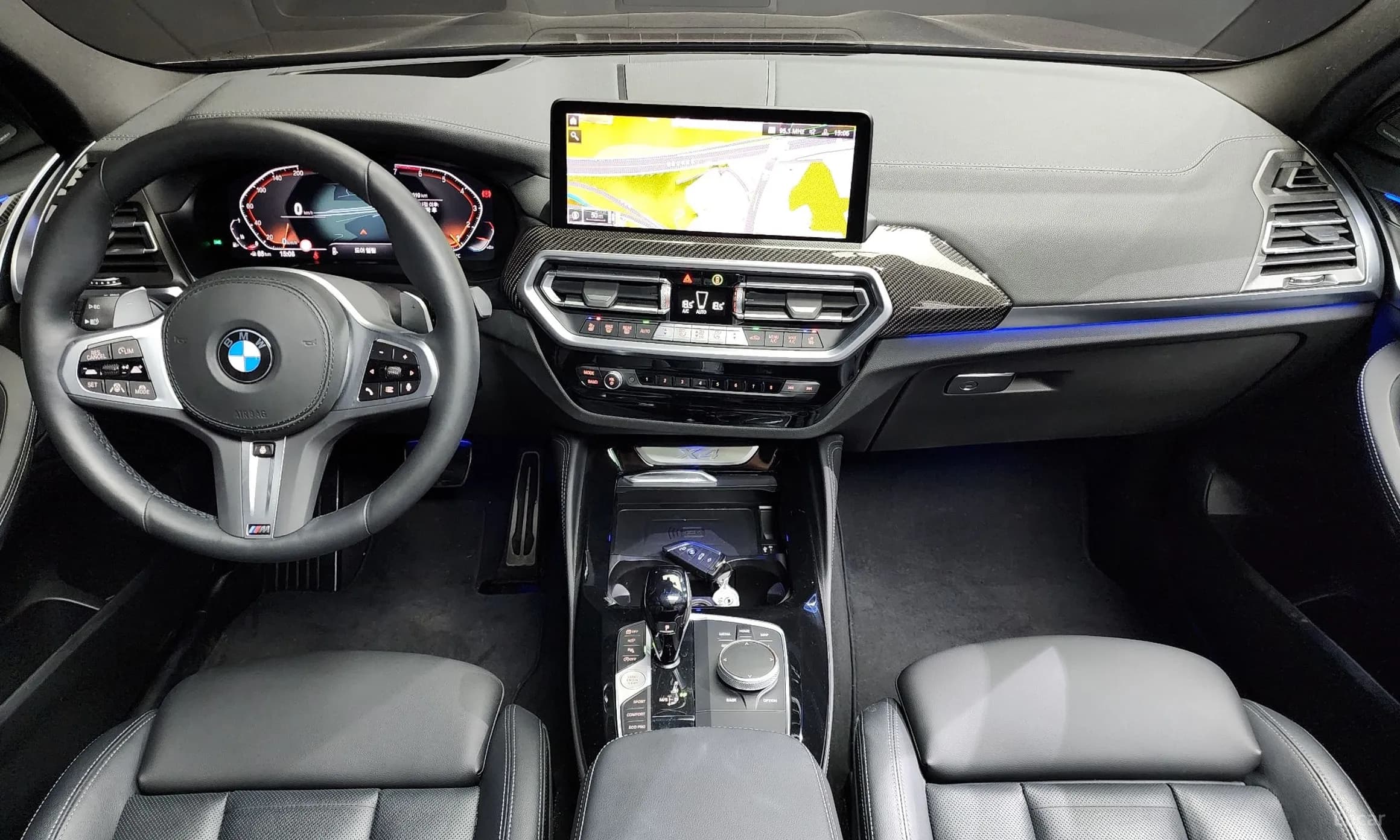 X4 (G02)