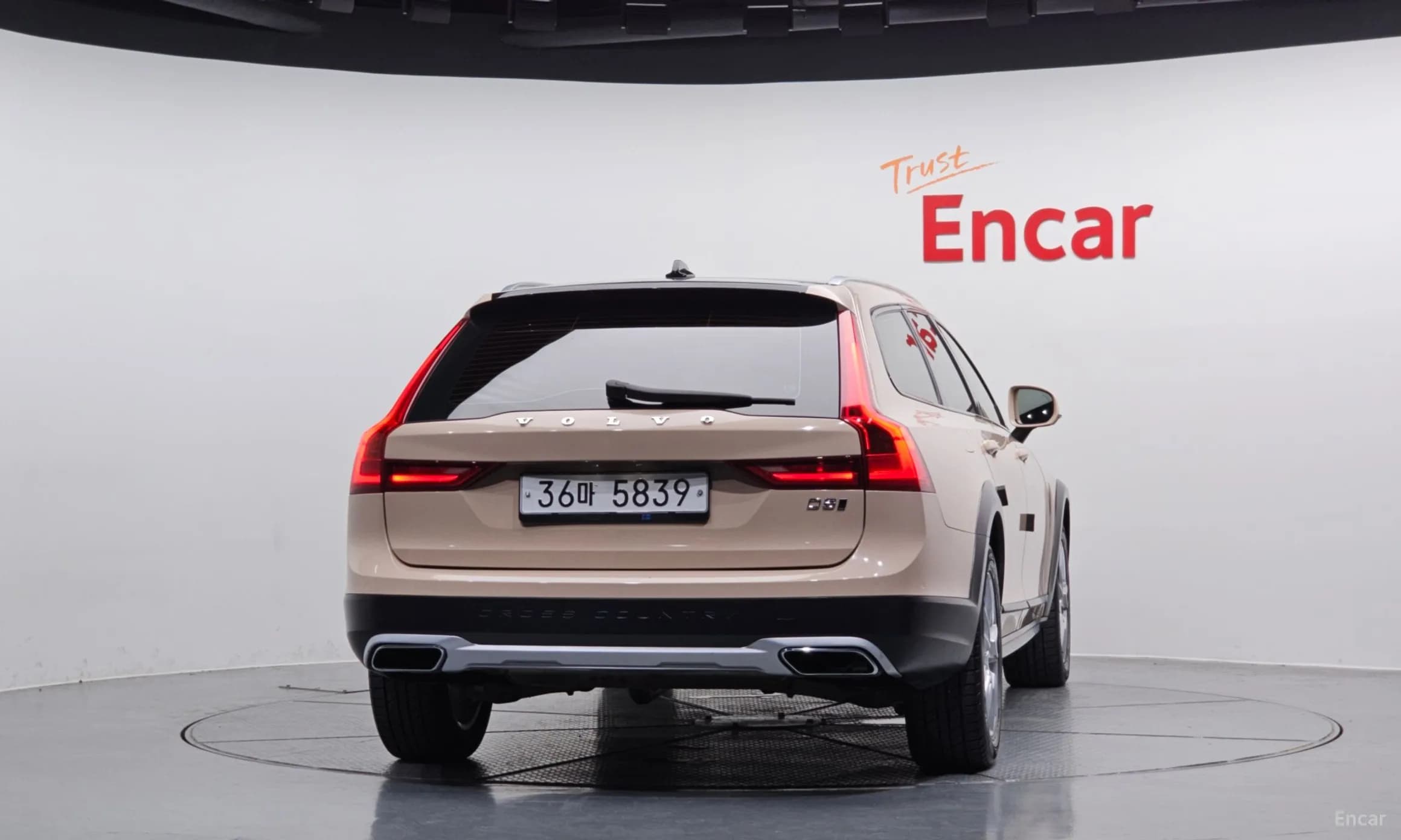 V90 Cross Country