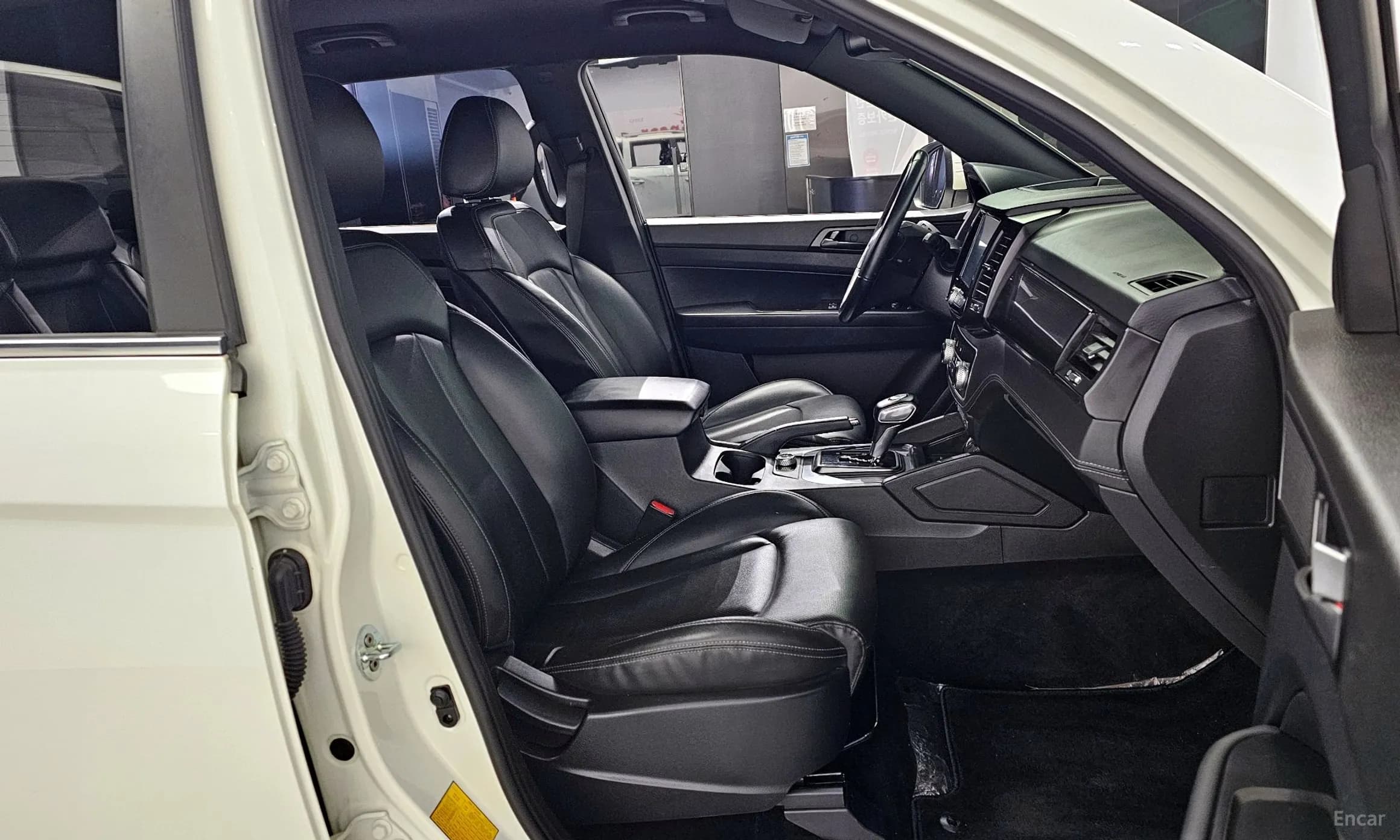 Rexton Sports Khan