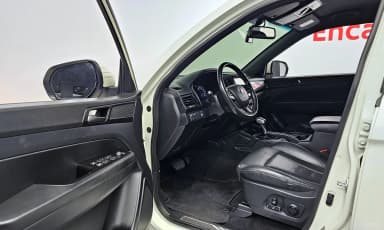 Rexton Sports Khan