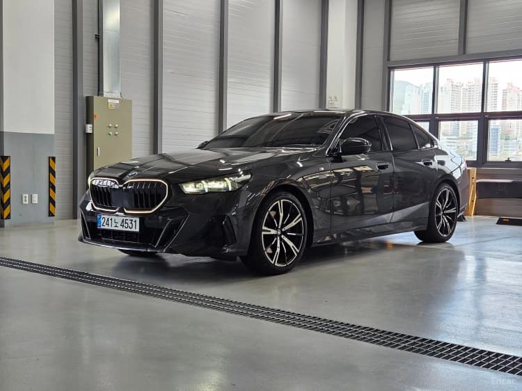 5 Series (G60)