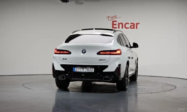 X4 (G02)