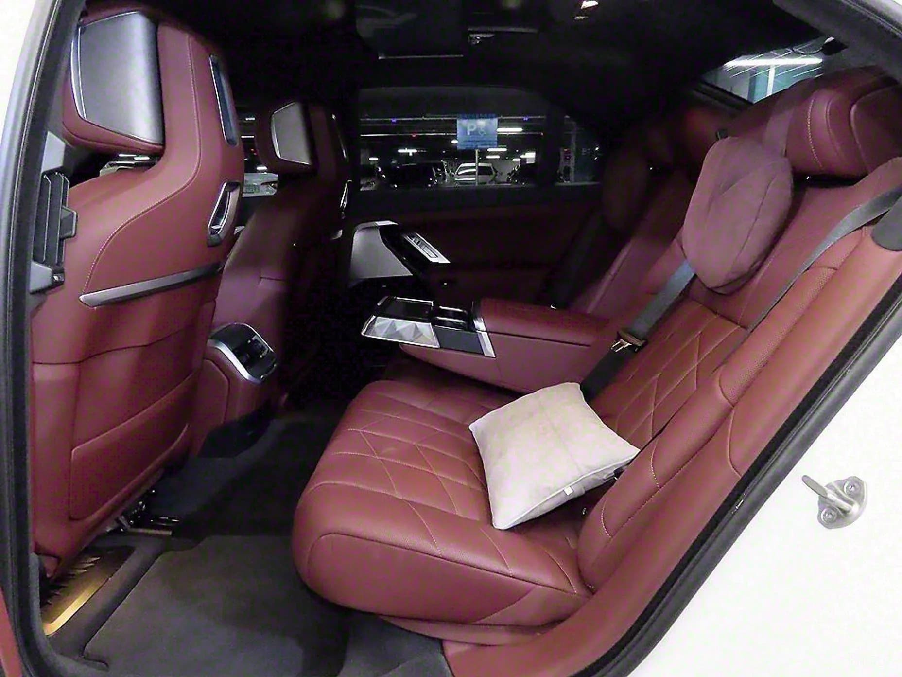 7 Series (G70)