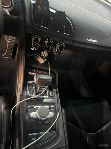 R8 (4S)