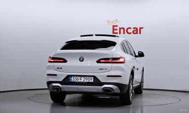 X4 (G02)