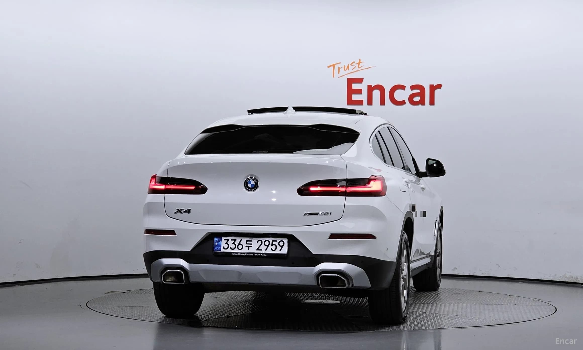 X4 (G02)