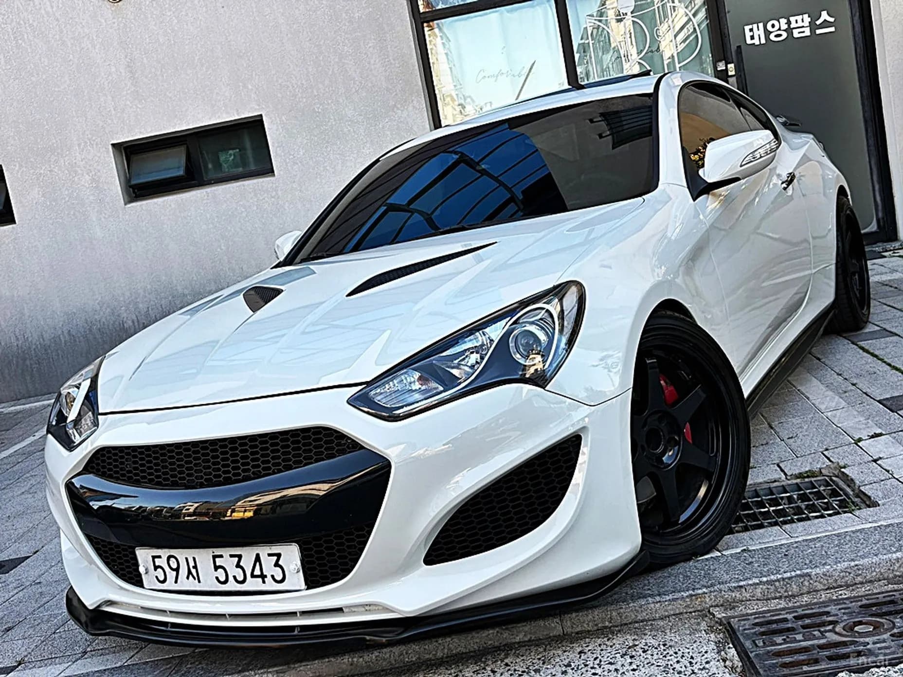 Genesis Coupe