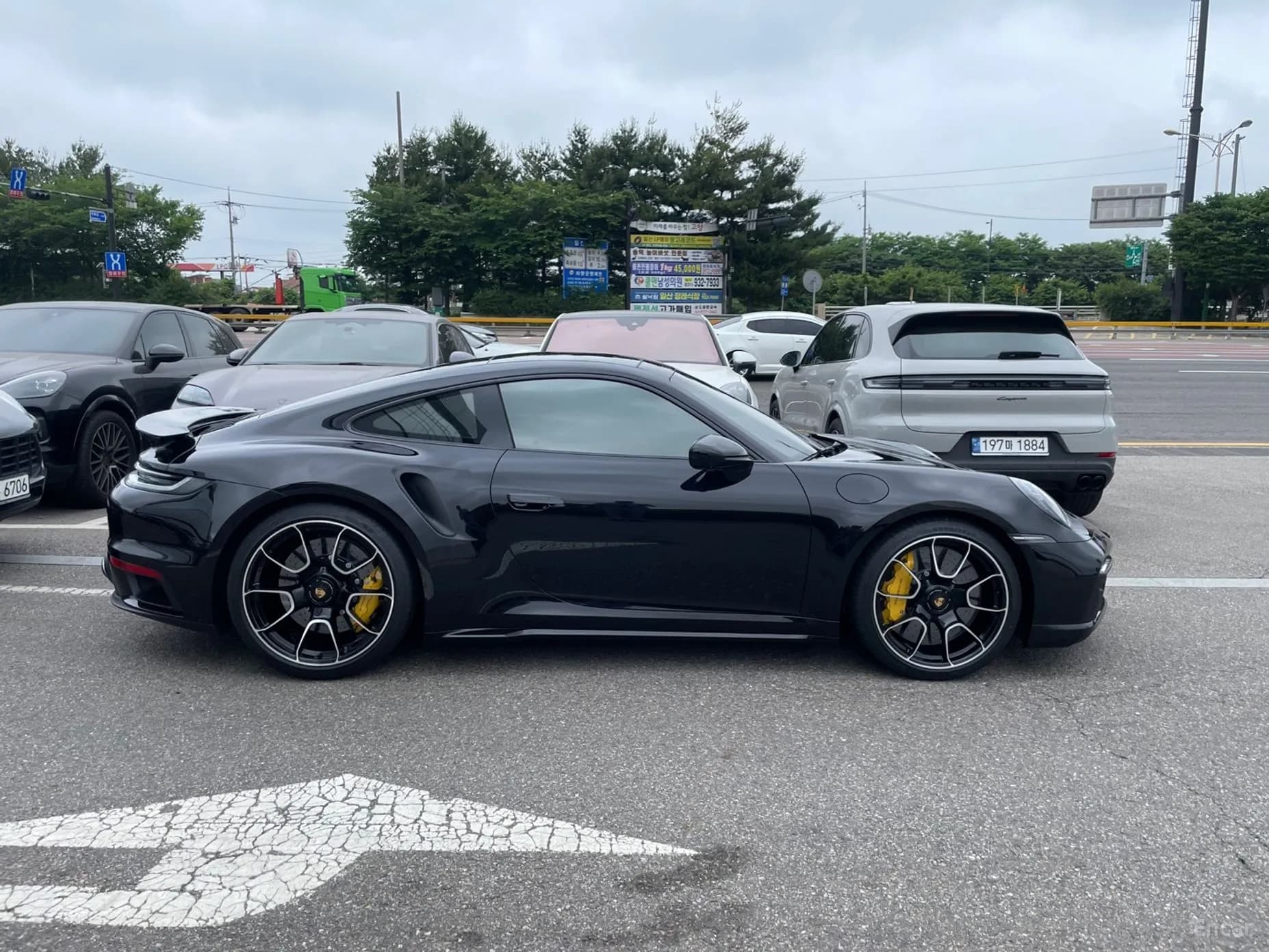 911 (992)