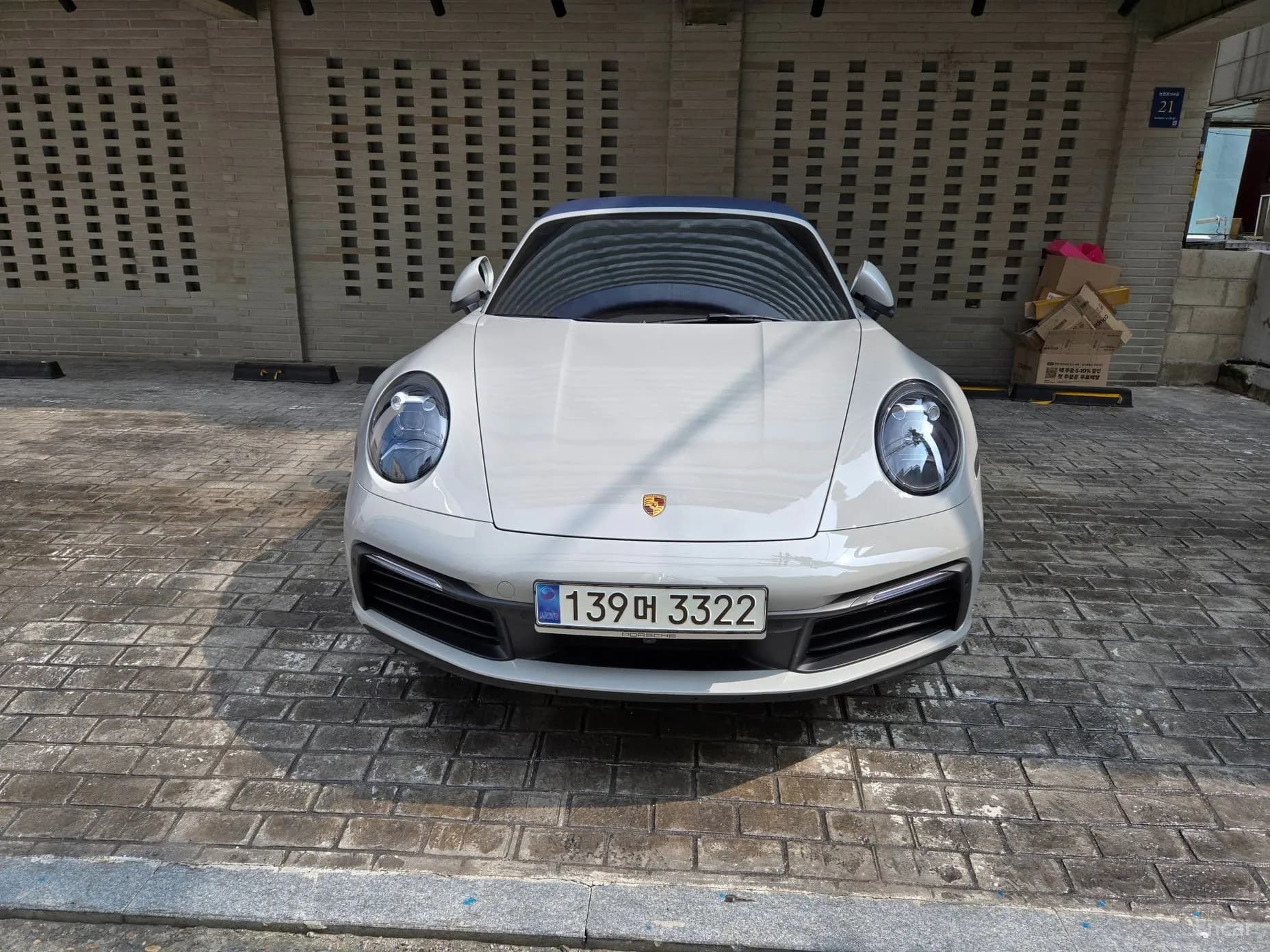 911 (992)