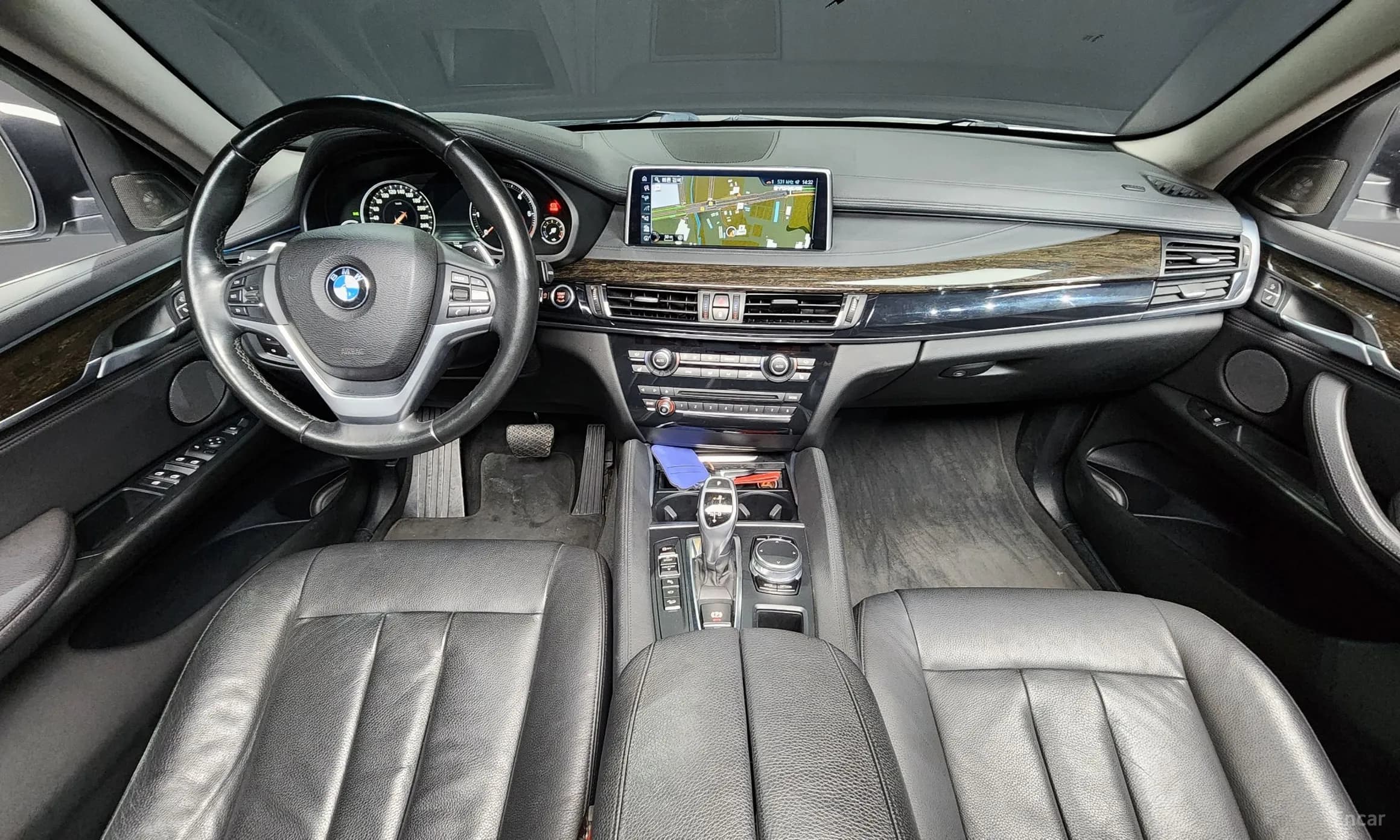 X6 (F16)