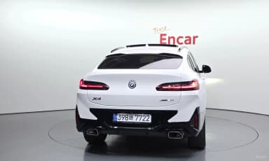 X4 (G02)