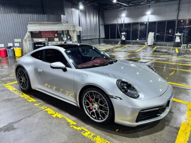 911 (992)