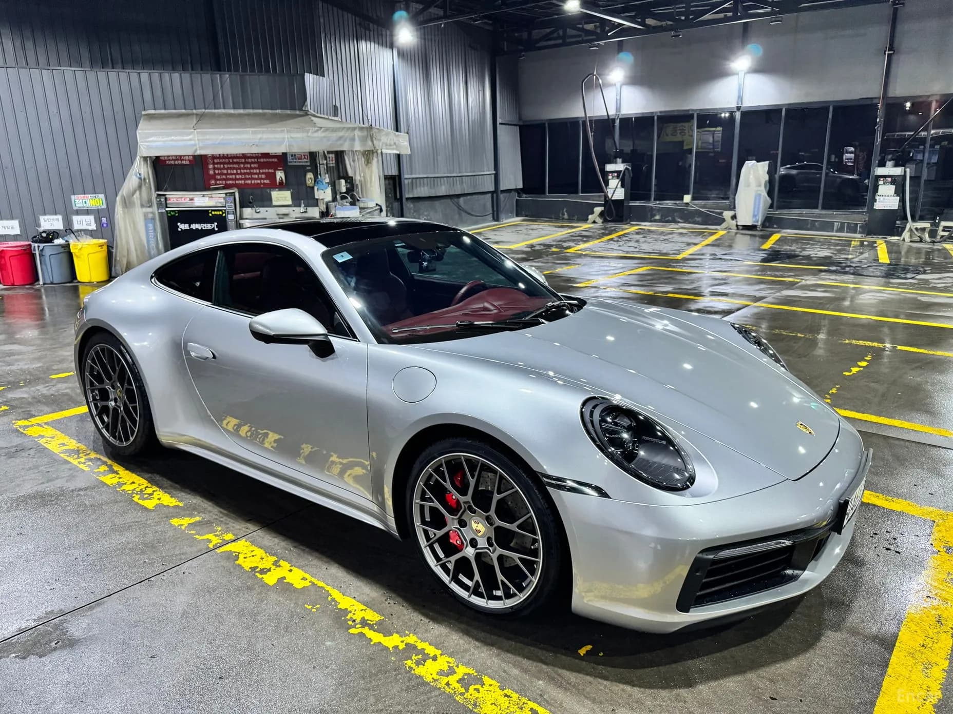 911 (992)
