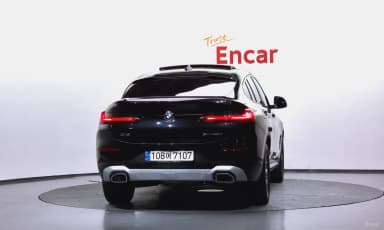 X4 (G02)