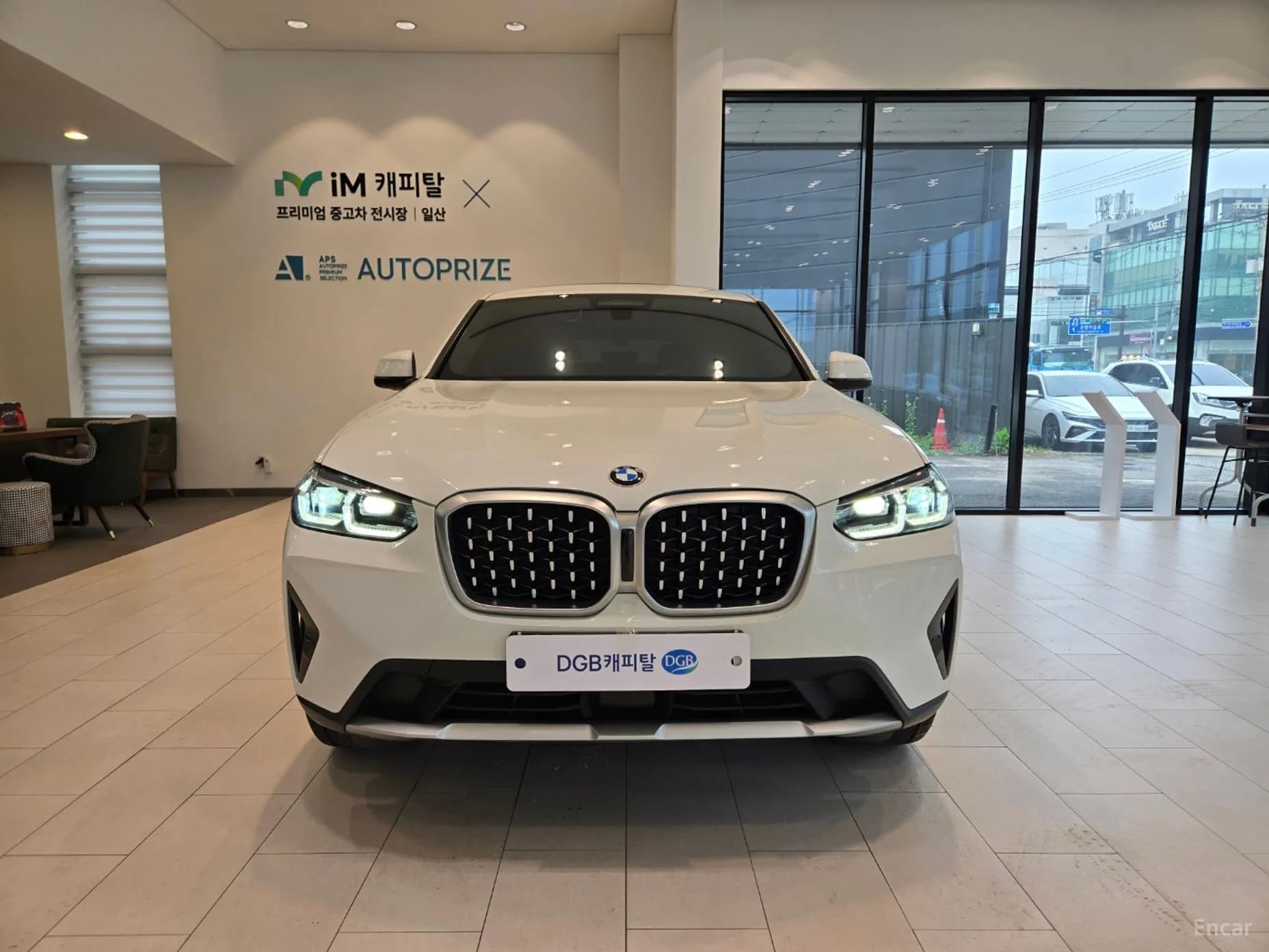 X4 (G02)