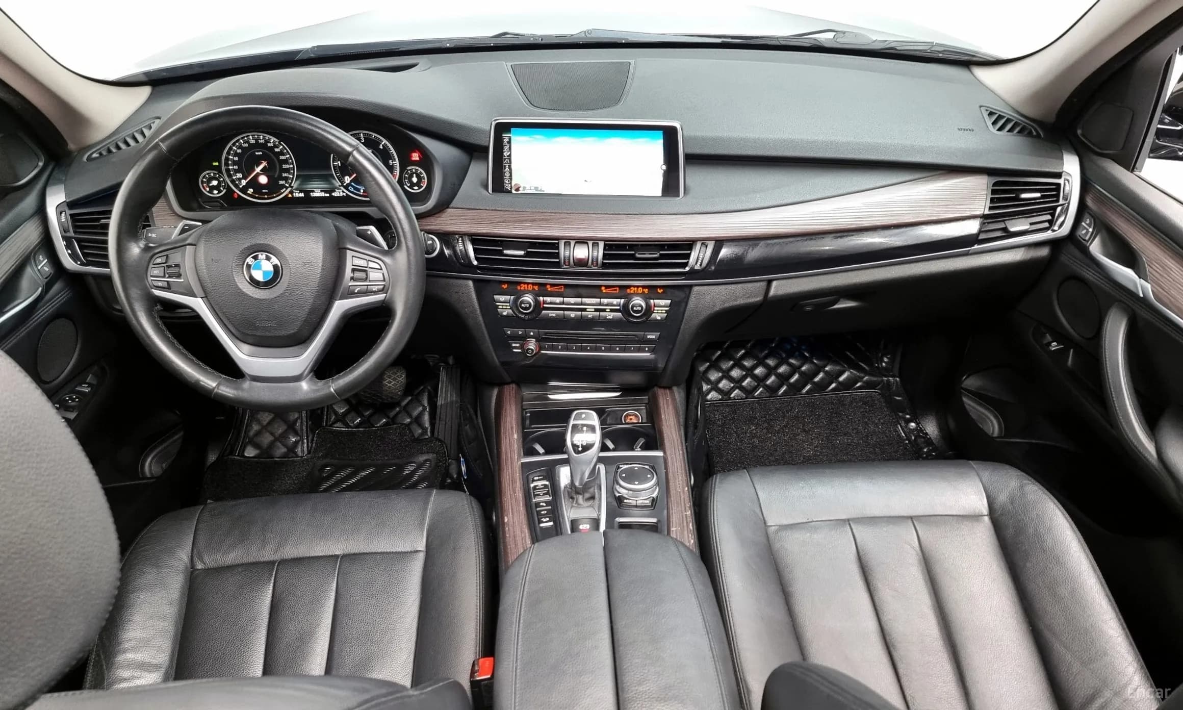 X5 (F15)