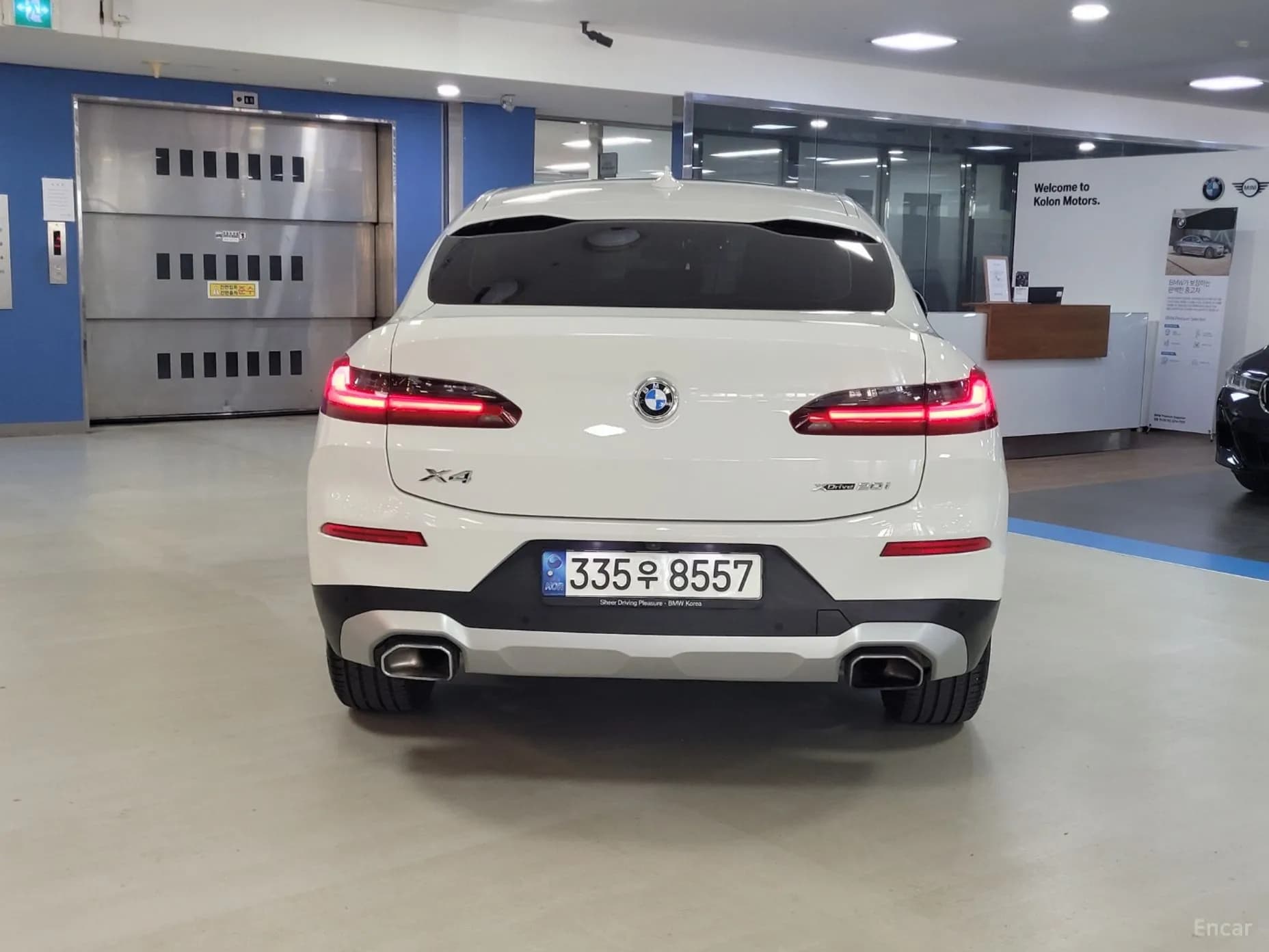 X4 (G02)