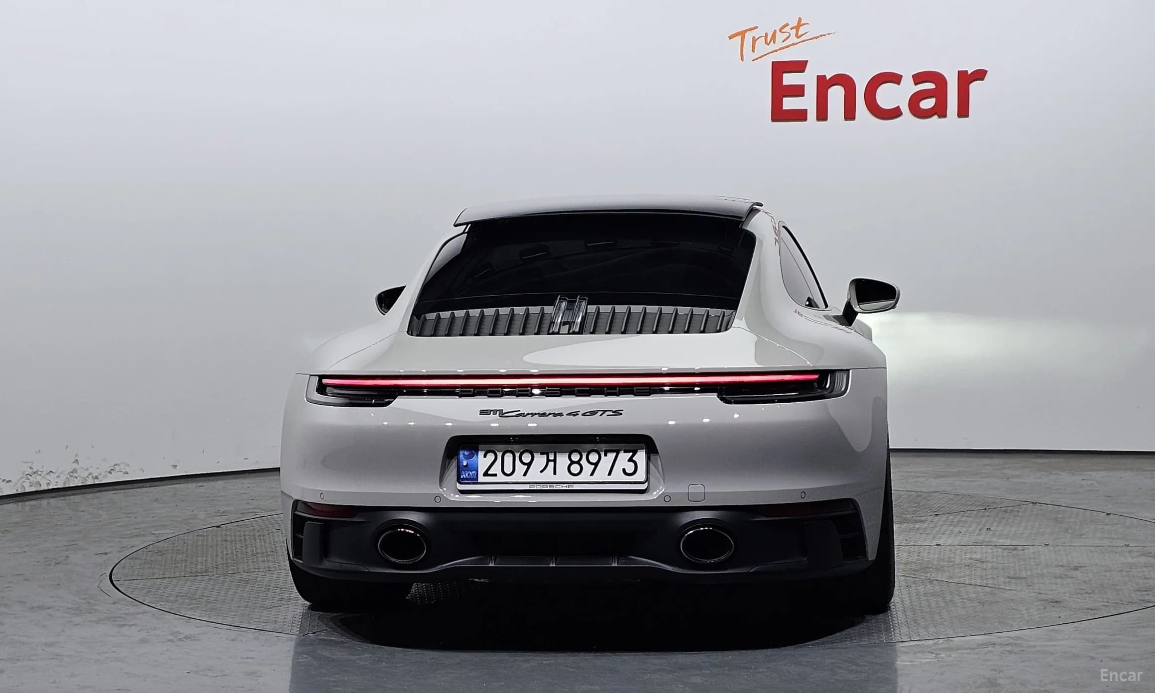 911 (992)