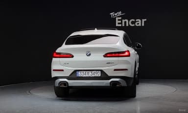 X4 (G02)