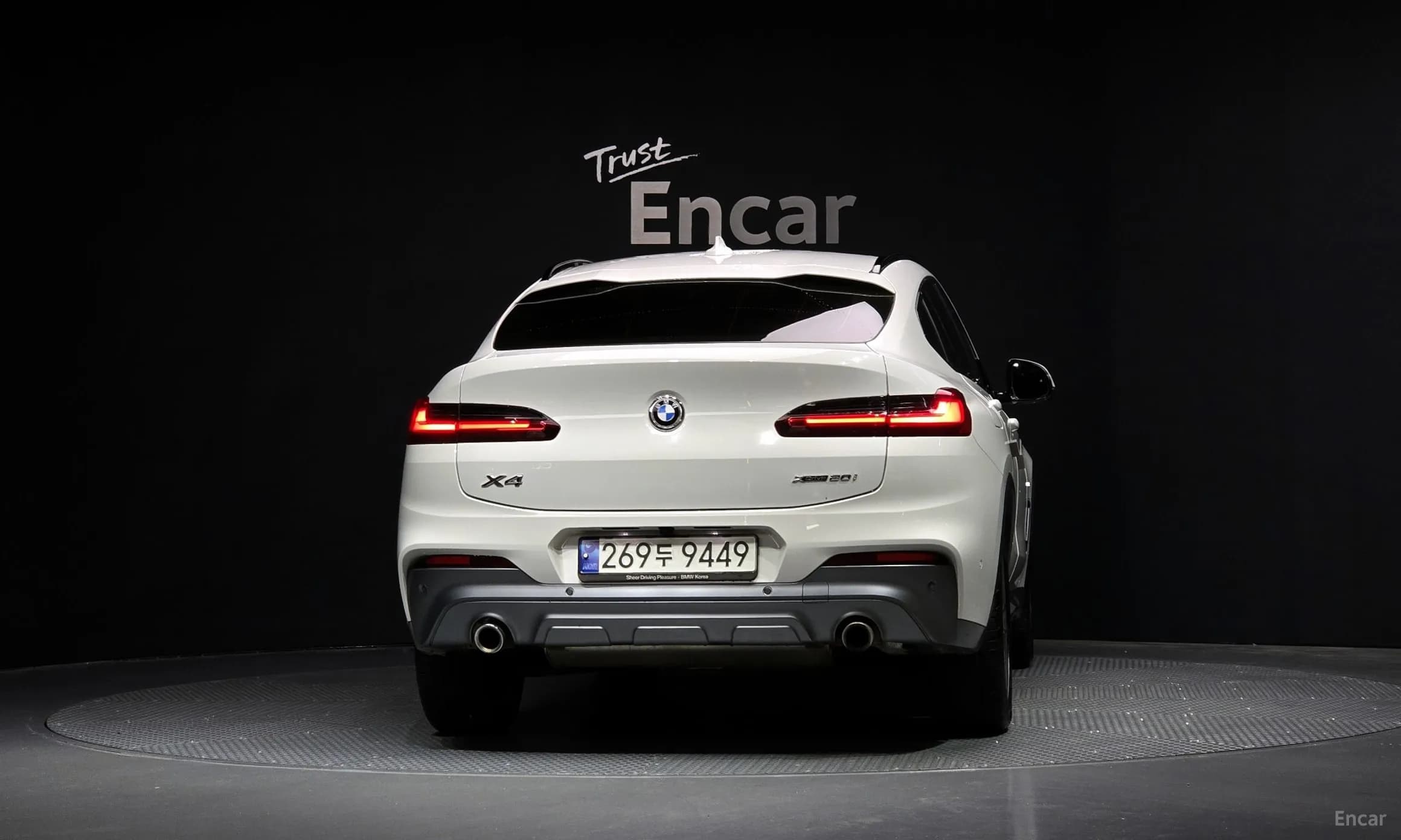 X4 (G02)