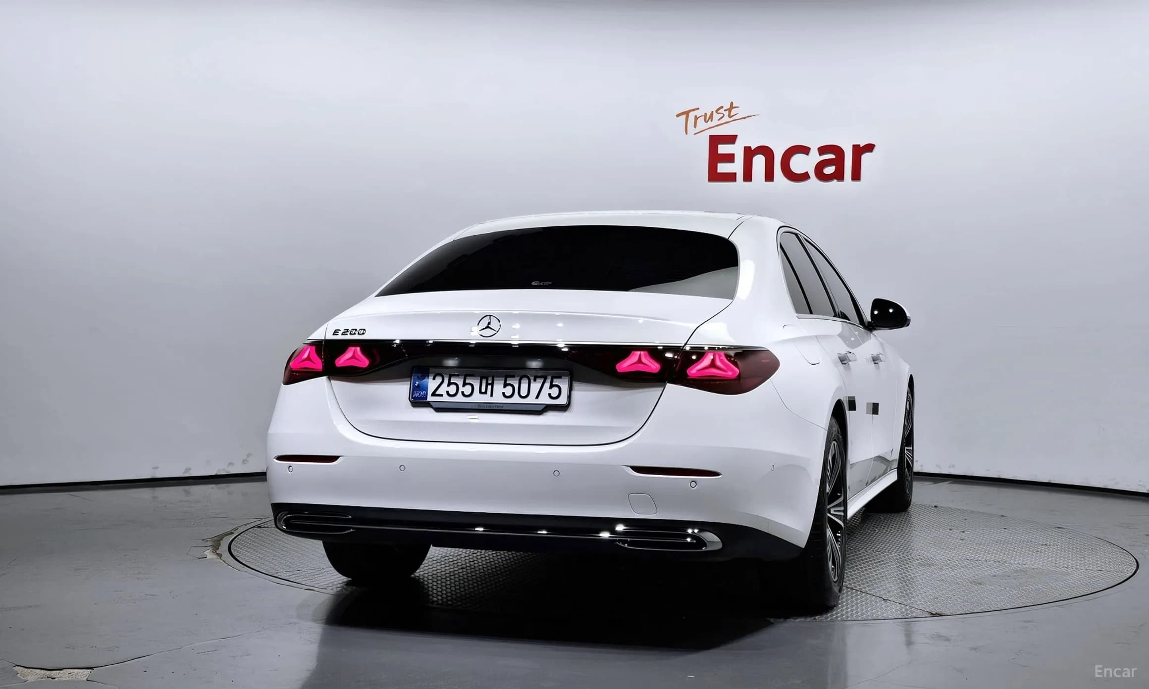 E-Class W214
