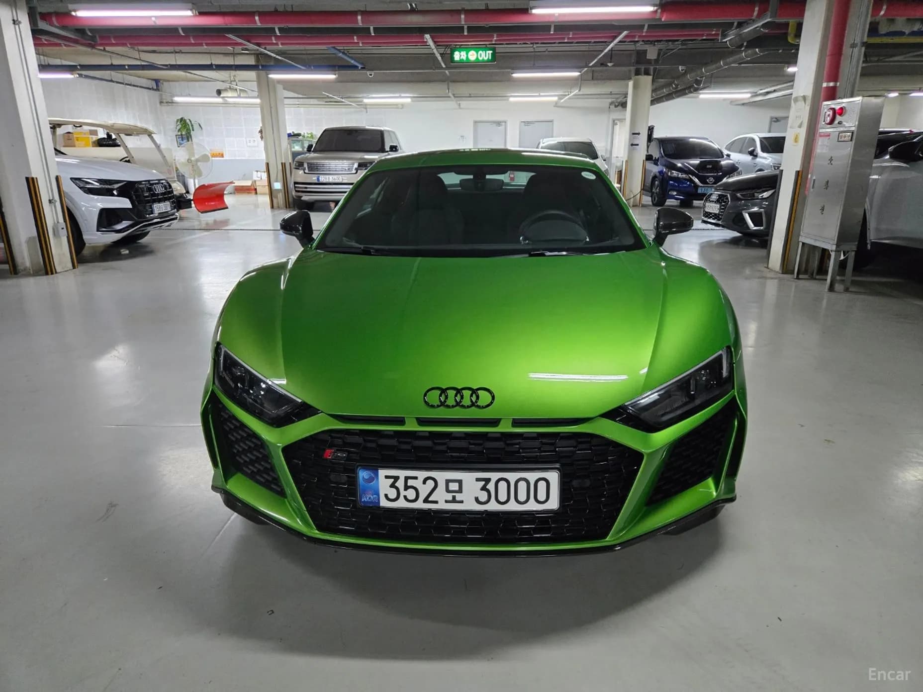 R8 (4S)