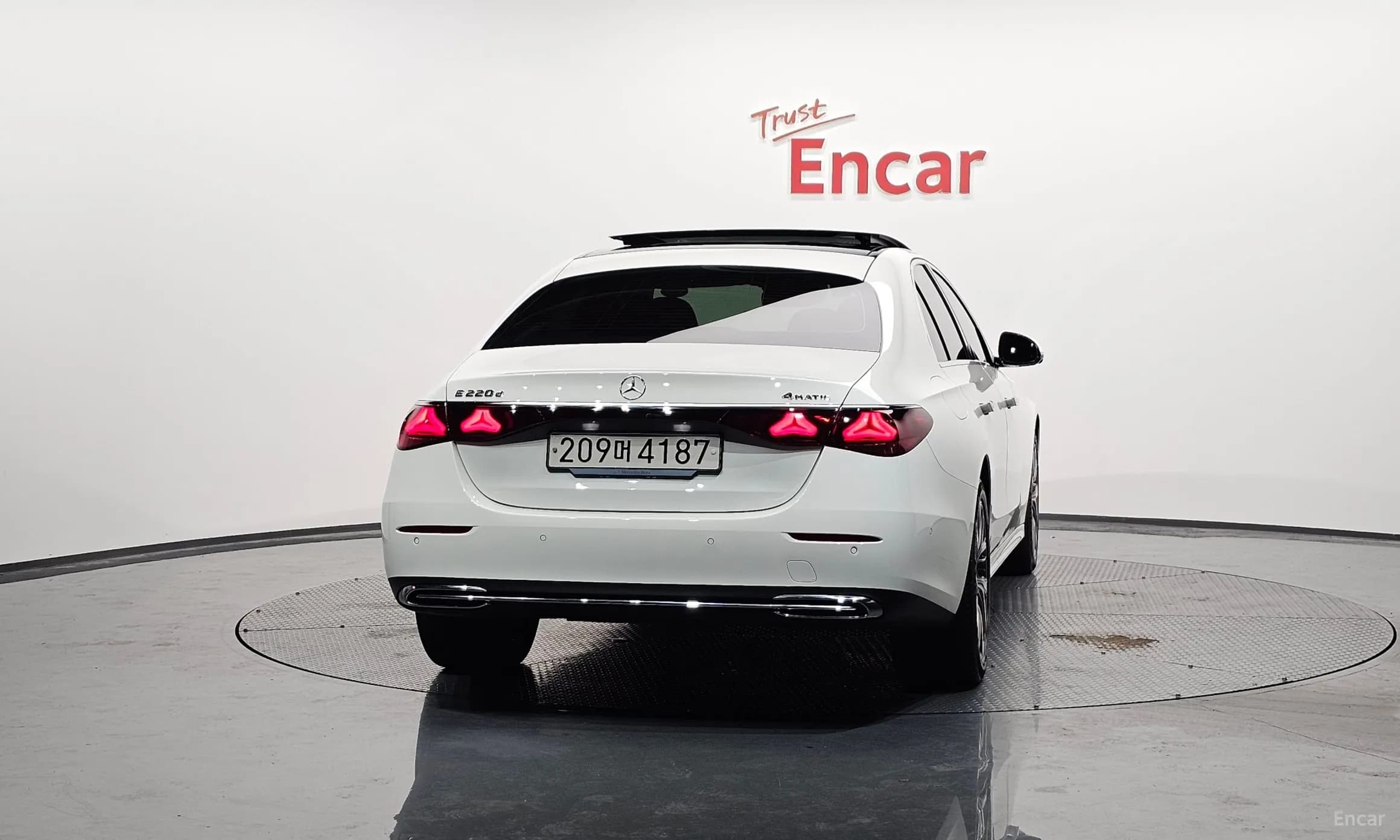 E-Class W214