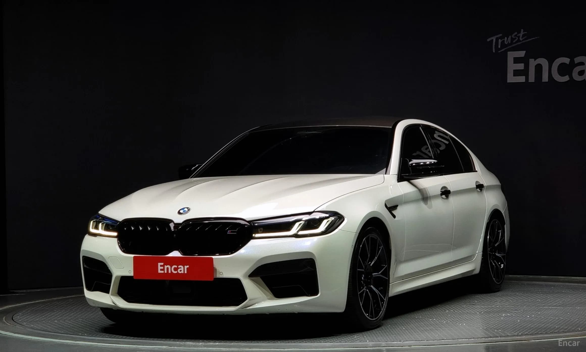 M5 (F90)