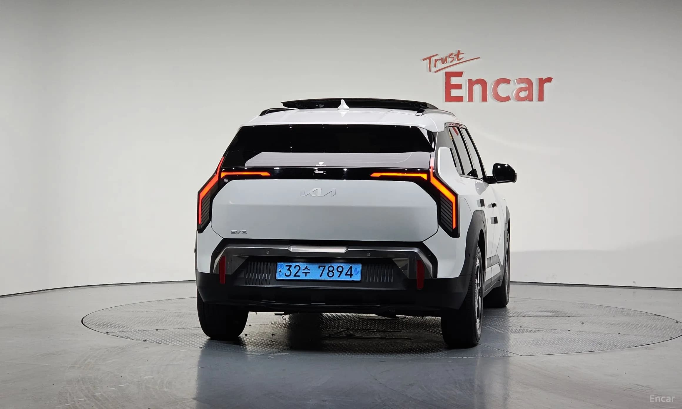 EV3