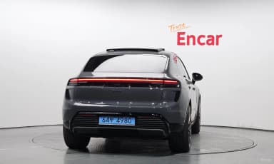 Macan EV