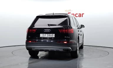 Q7 (4M)