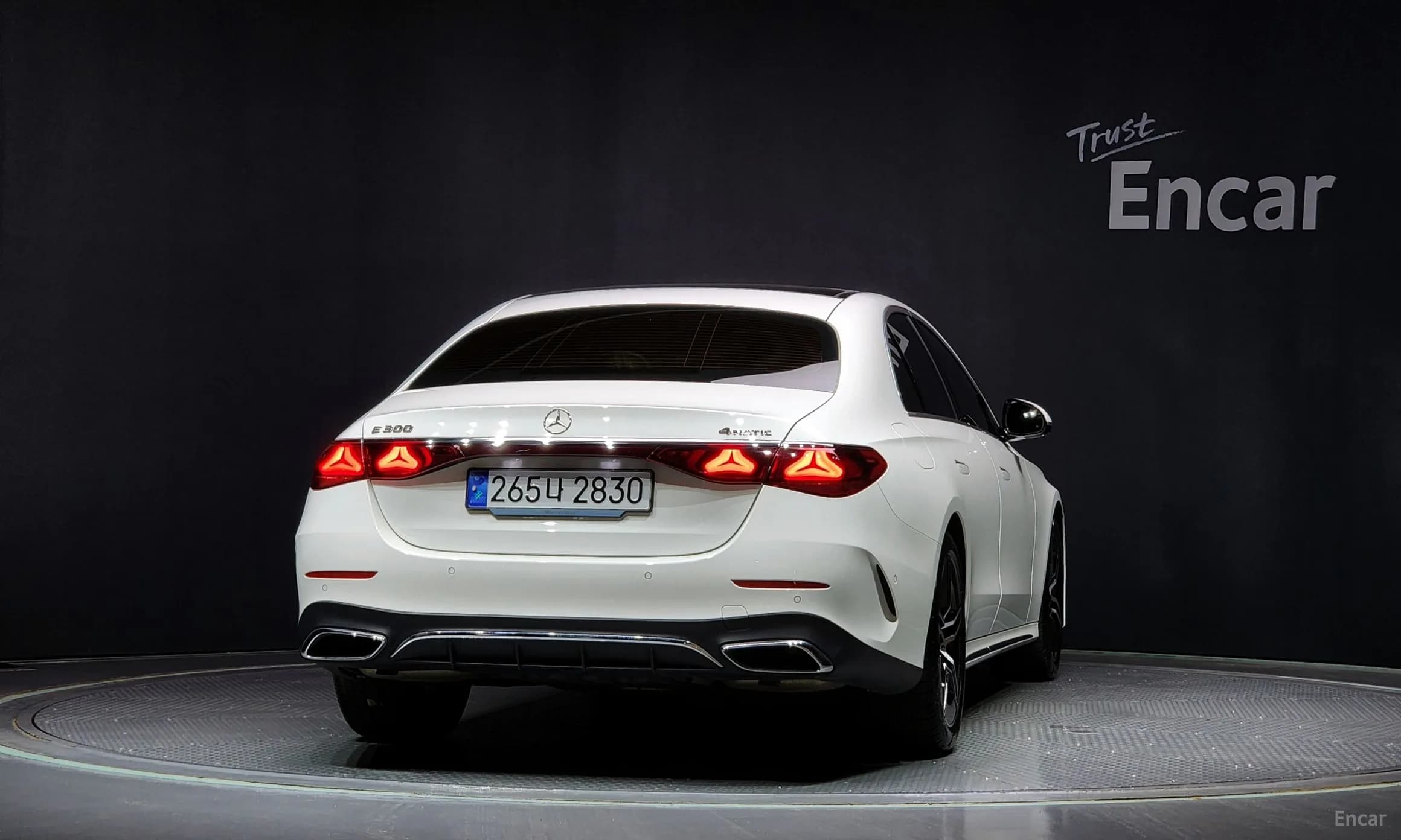 E-Class W214