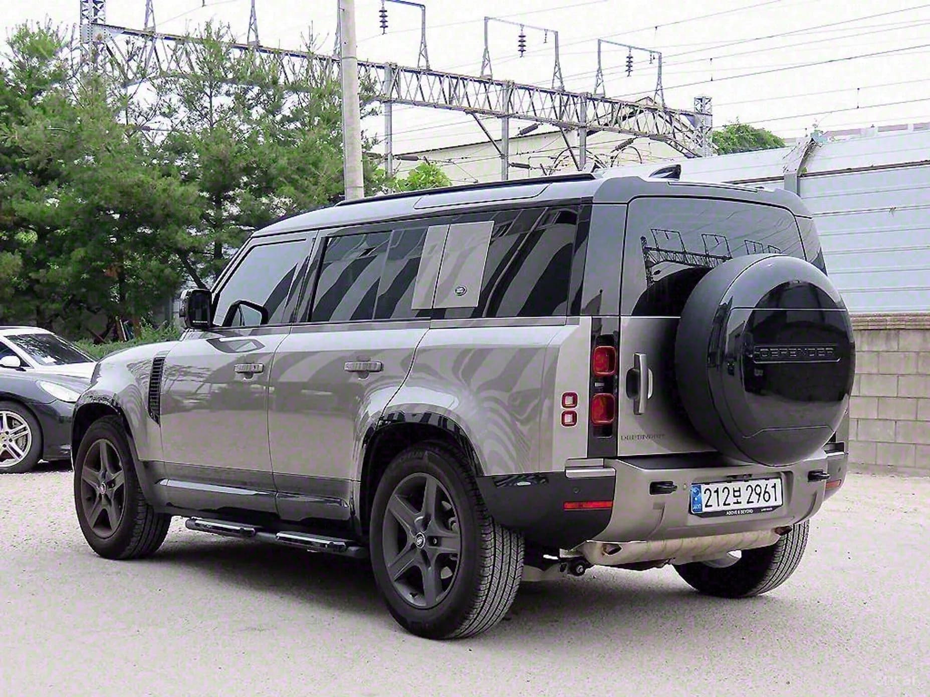 Defender (L663)