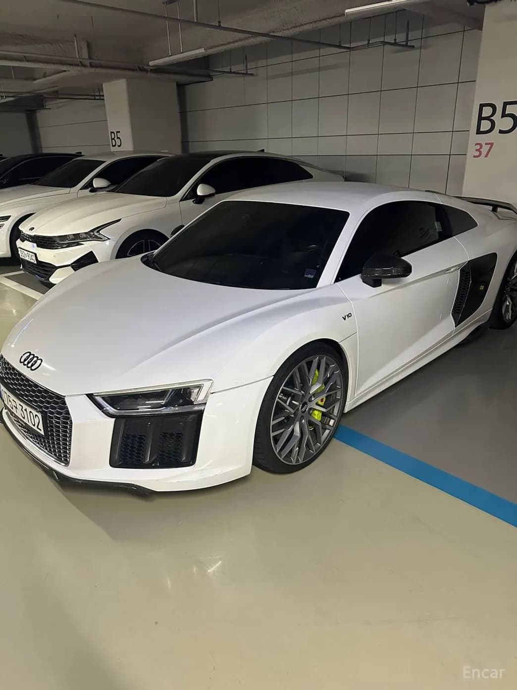 R8 (4S)