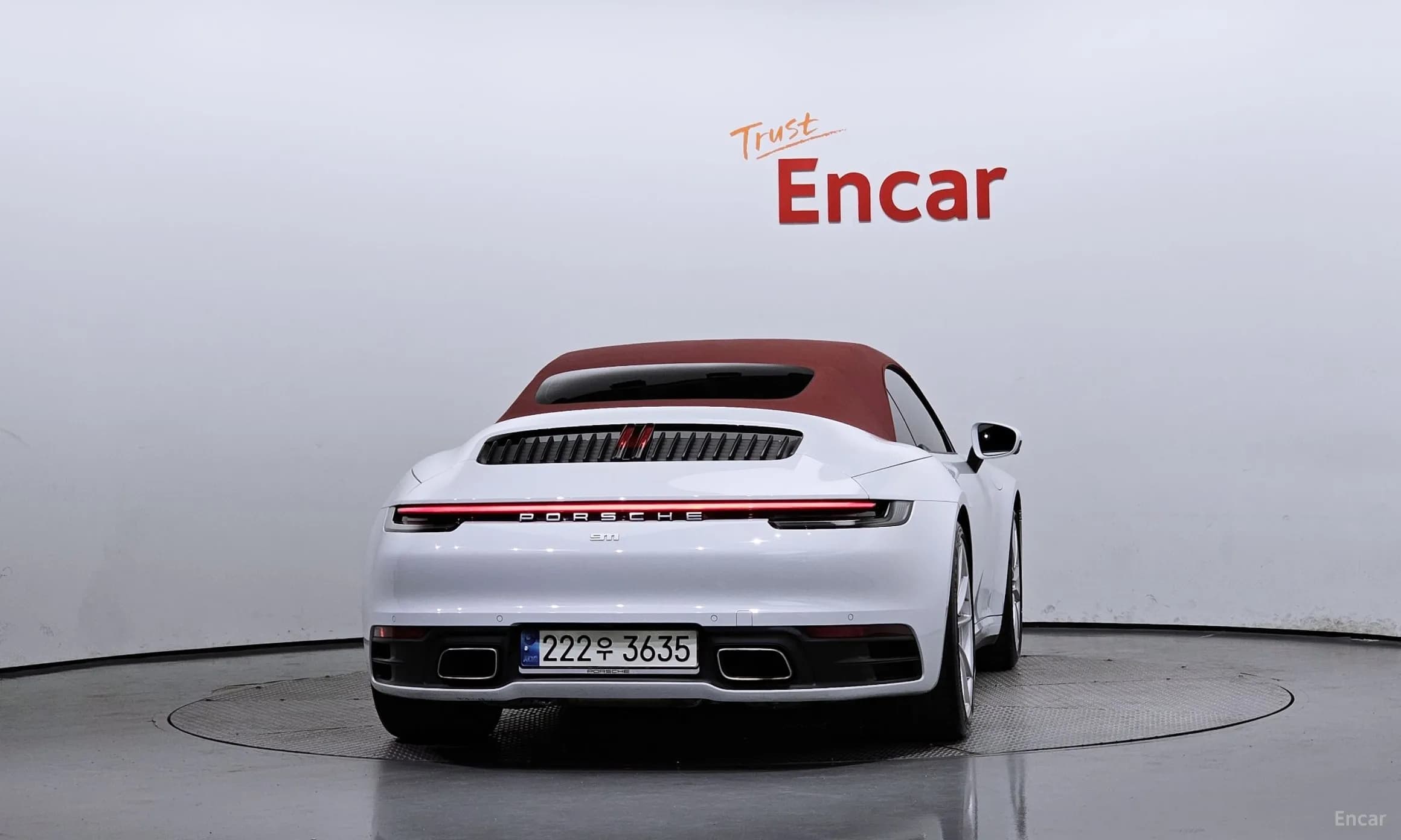 911 (992)