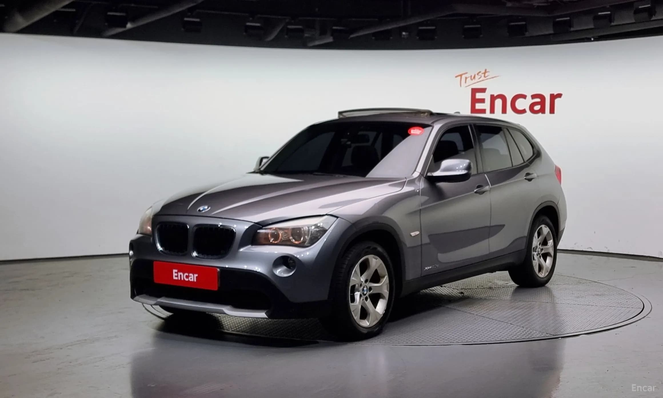X1 (E84)