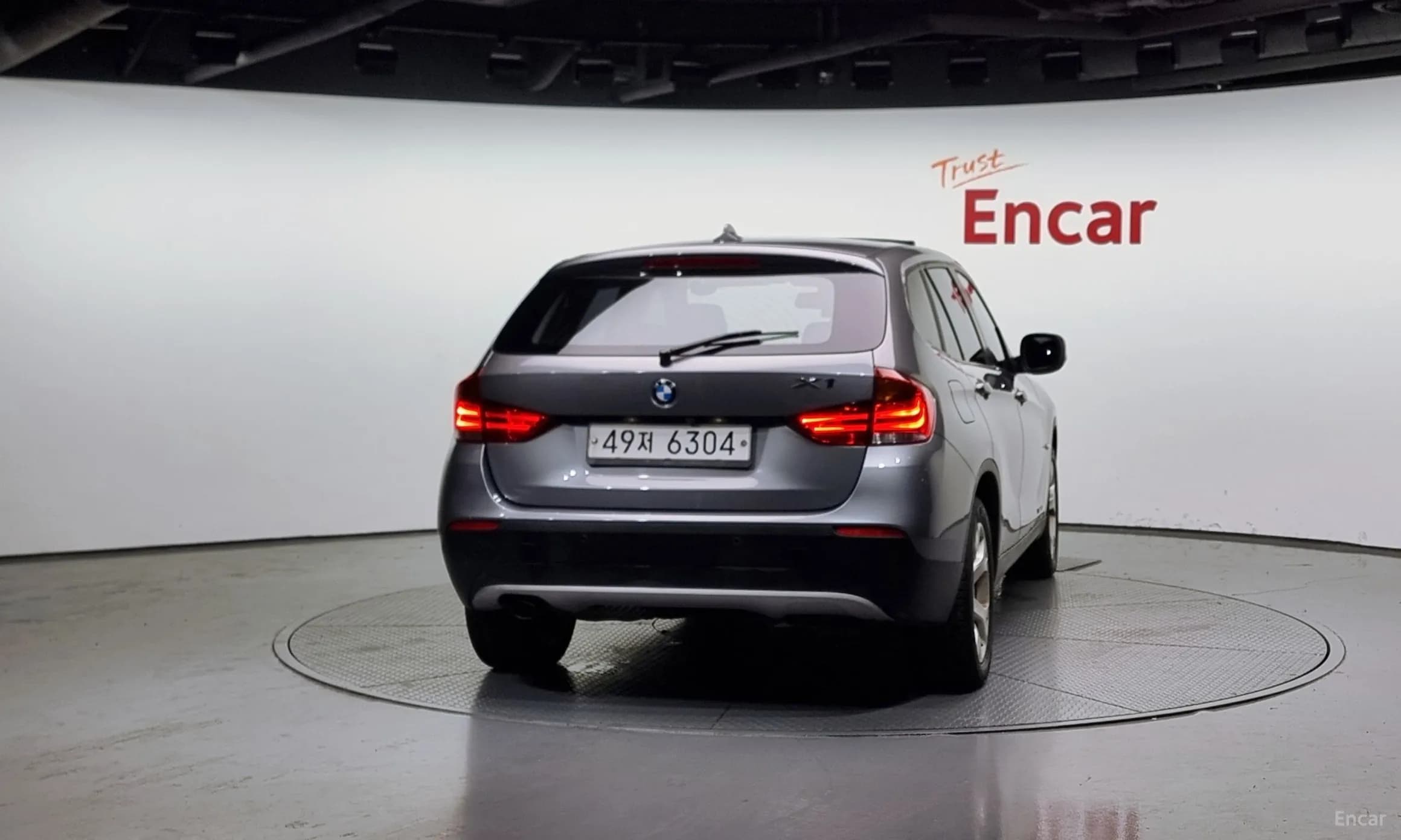 X1 (E84)
