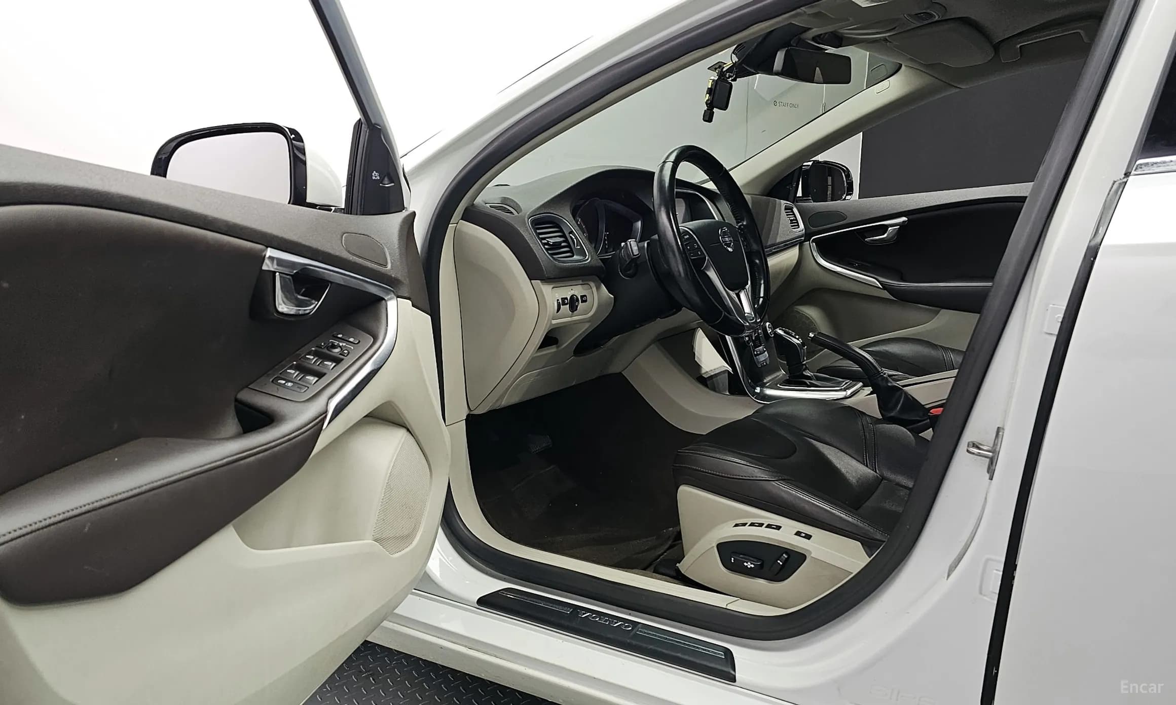 V40