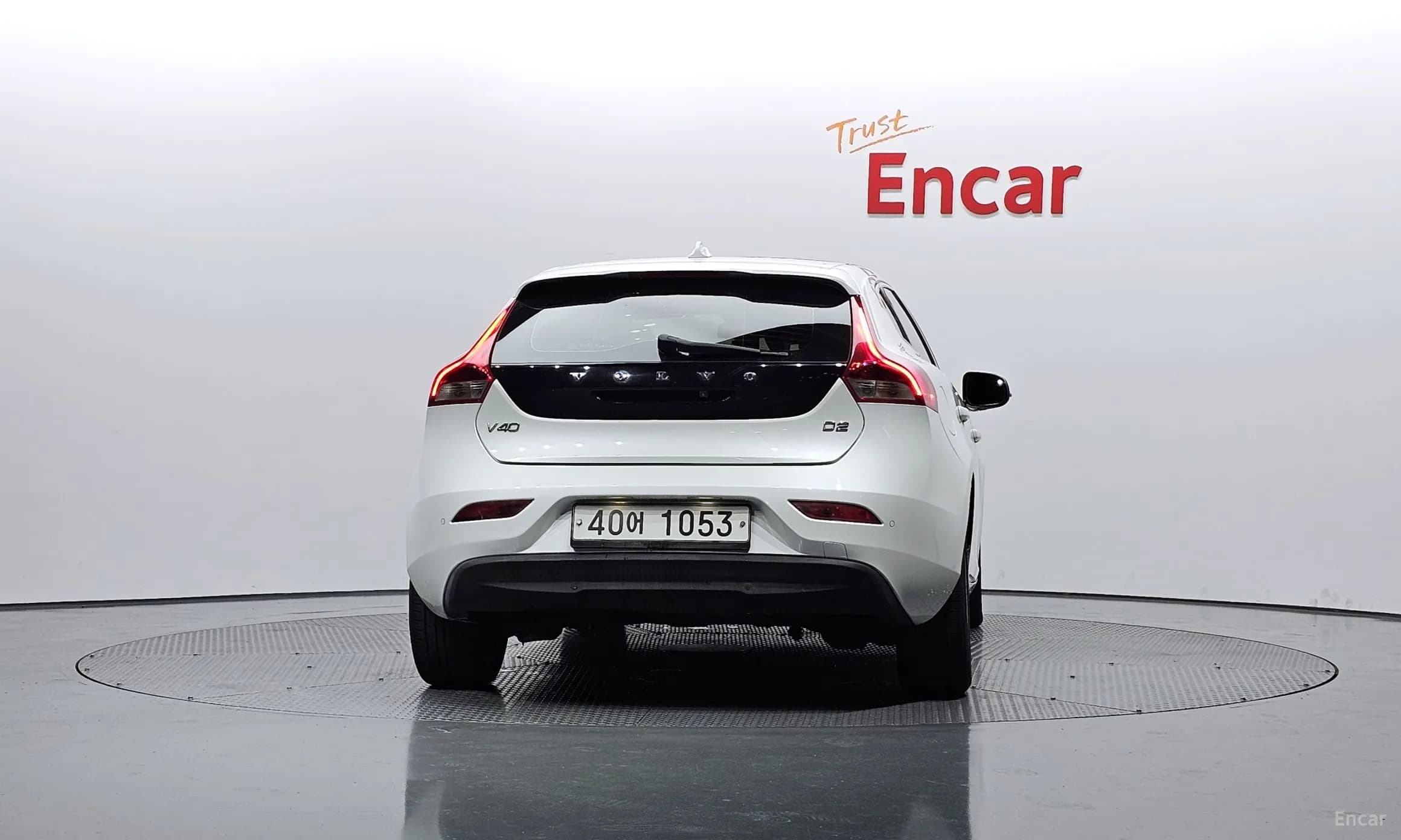 V40