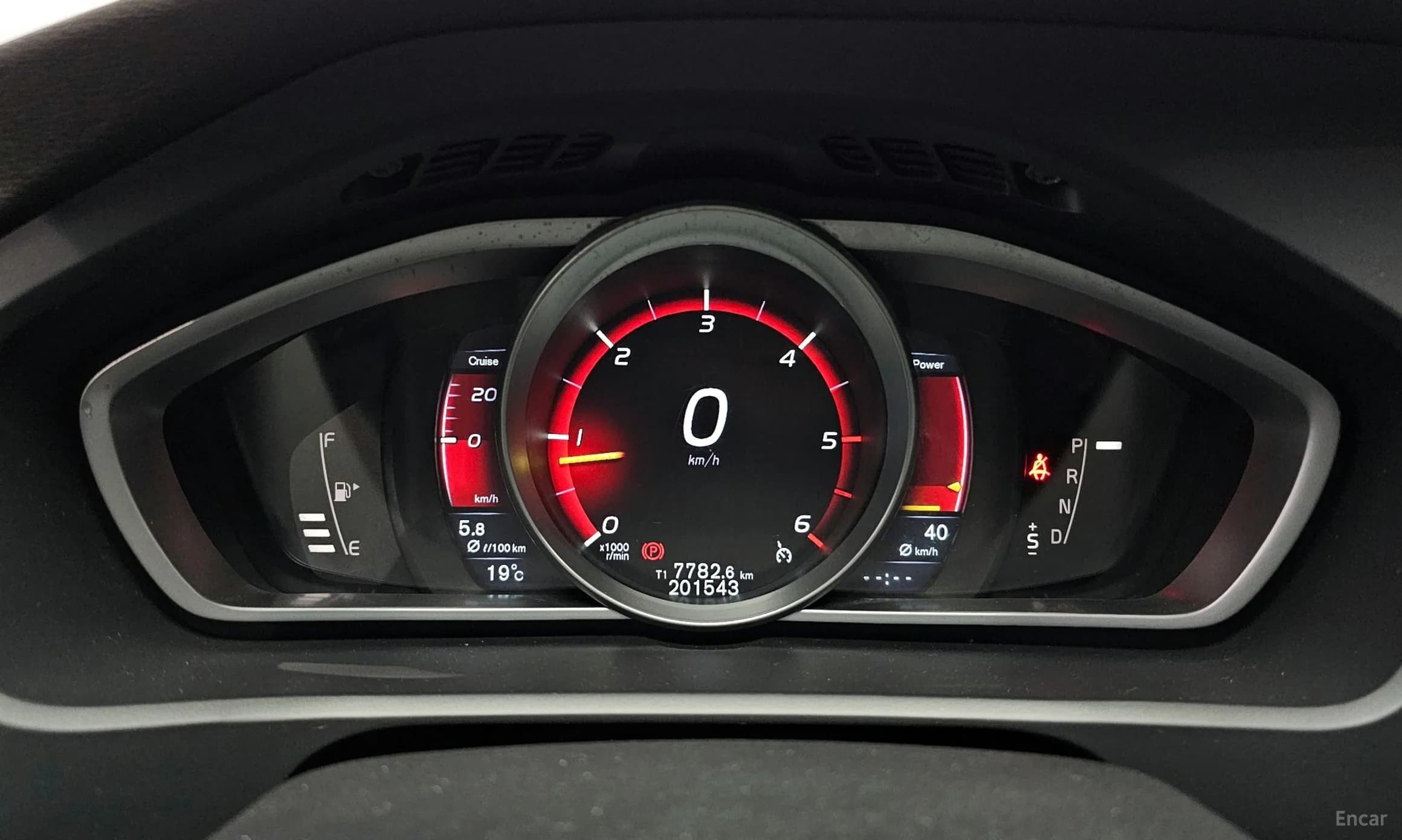 V40