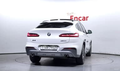 X4 (G02)