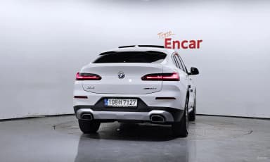 X4 (G02)