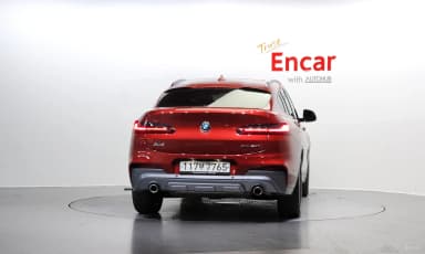 X4 (G02)
