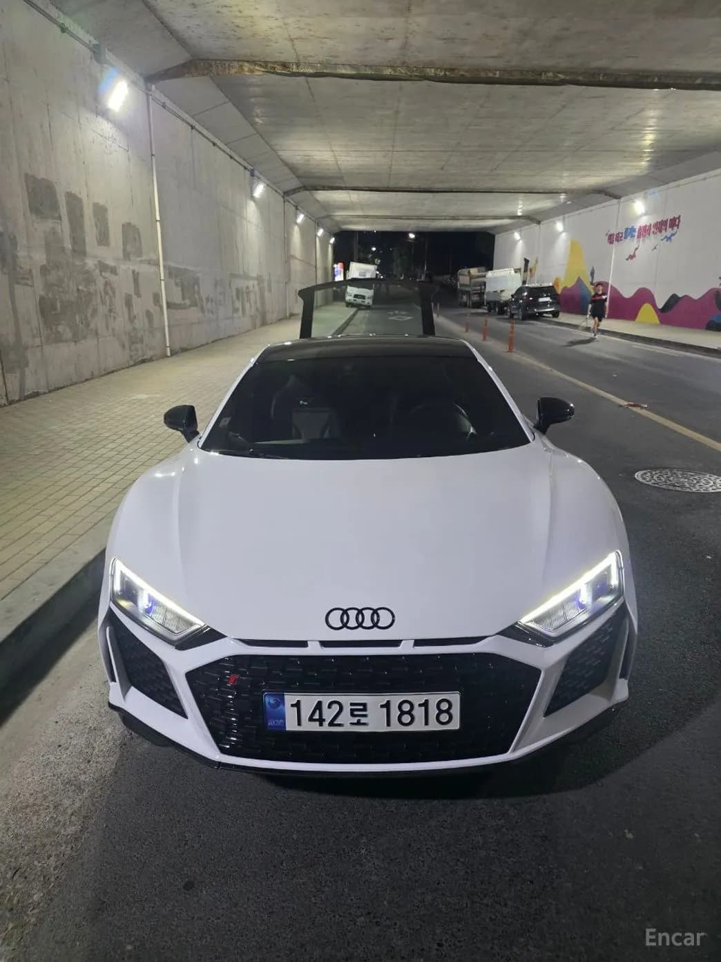 R8 (4S)