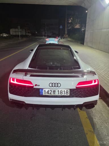 R8 (4S)