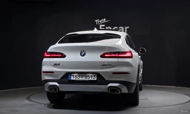 X4 (G02)