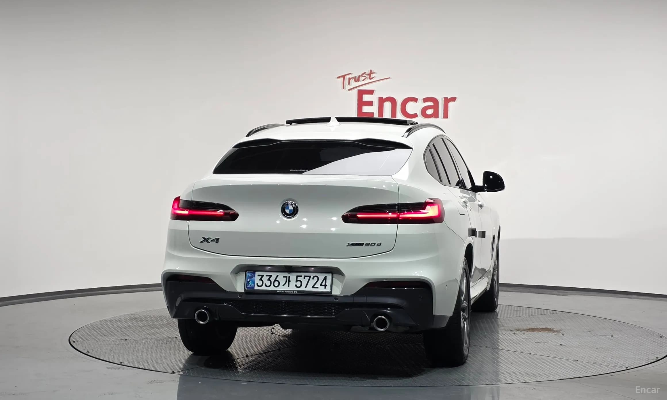 X4 (G02)