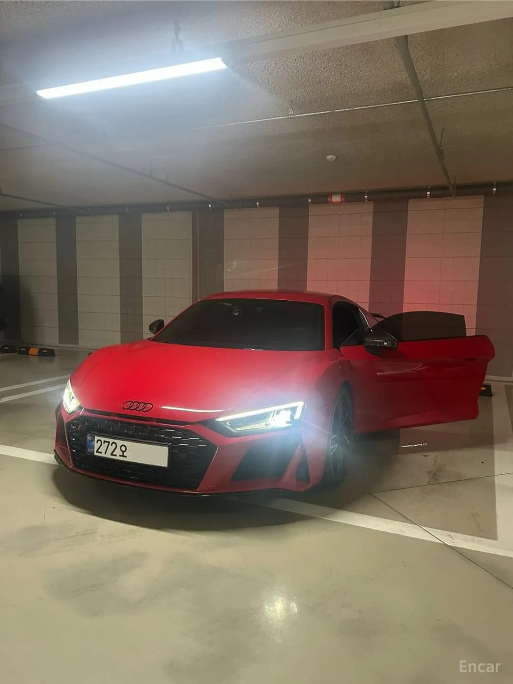 R8 (4S)