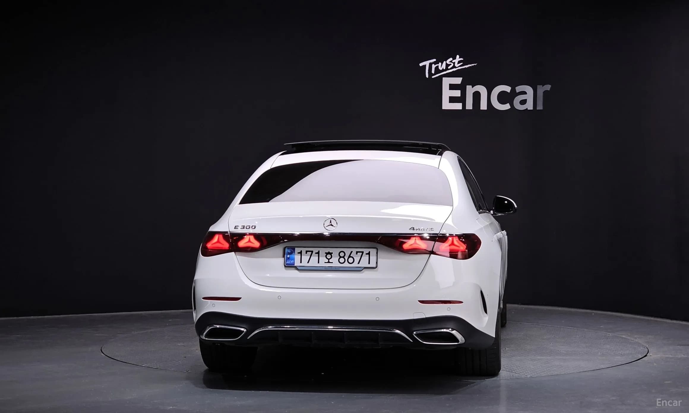 E-Class W214