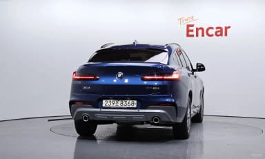 X4 (G02)
